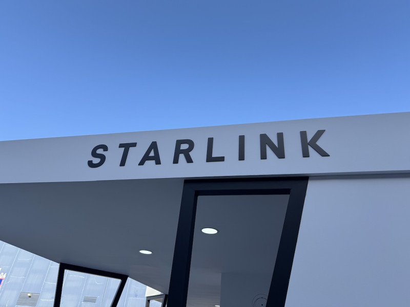 Kyivstar будет продавать услуги и оборудование Starlink для бизнеса, госучреждений, больниц и учебных заведений в Украине.