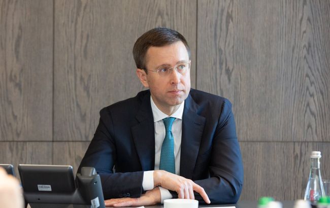 Украина ускорит продажу государственного Sense Bank. Минфин должен подготовить прозрачную приватизацию, а вырученные средства направят на нужды Сил обороны.