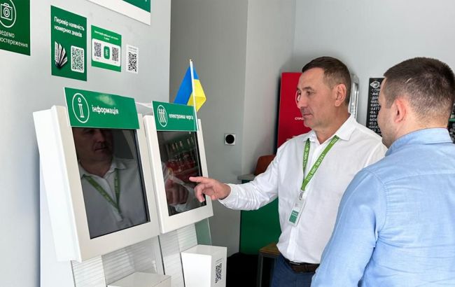 После лишения прав за пьяное вождение или ДТП водитель должен снова сдать теорию и практику в сервисном центре МВД и подготовить документы.