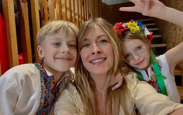 Елена Кравец вместе с 10-летними двойняшками временно уехала из Киева в Ивано-Франковск из-за участившихся российских обстрелов столицы.