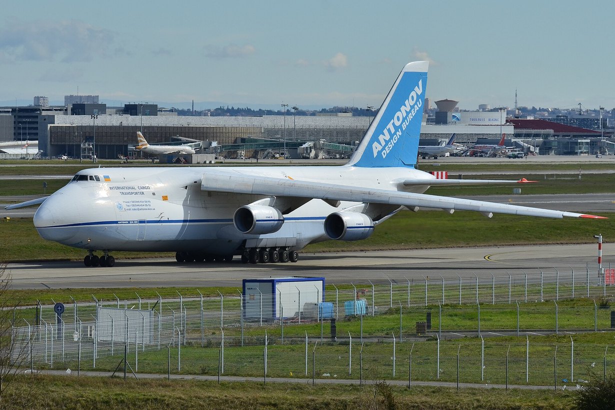 Грузовой самолет Ан-124-100 «Руслан» UR-82029 «Авиалиний Антонова»
