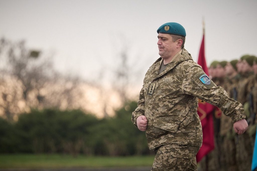 Украинский военный на церемонии ко Дню Вооруженных сил, архивное фото