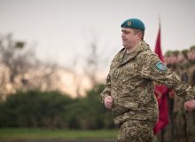 Украинский военный на церемонии ко Дню Вооруженных сил, архивное фото