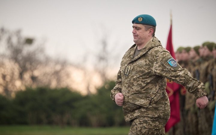 Украинский военный на церемонии ко Дню Вооруженных сил, архивное фото