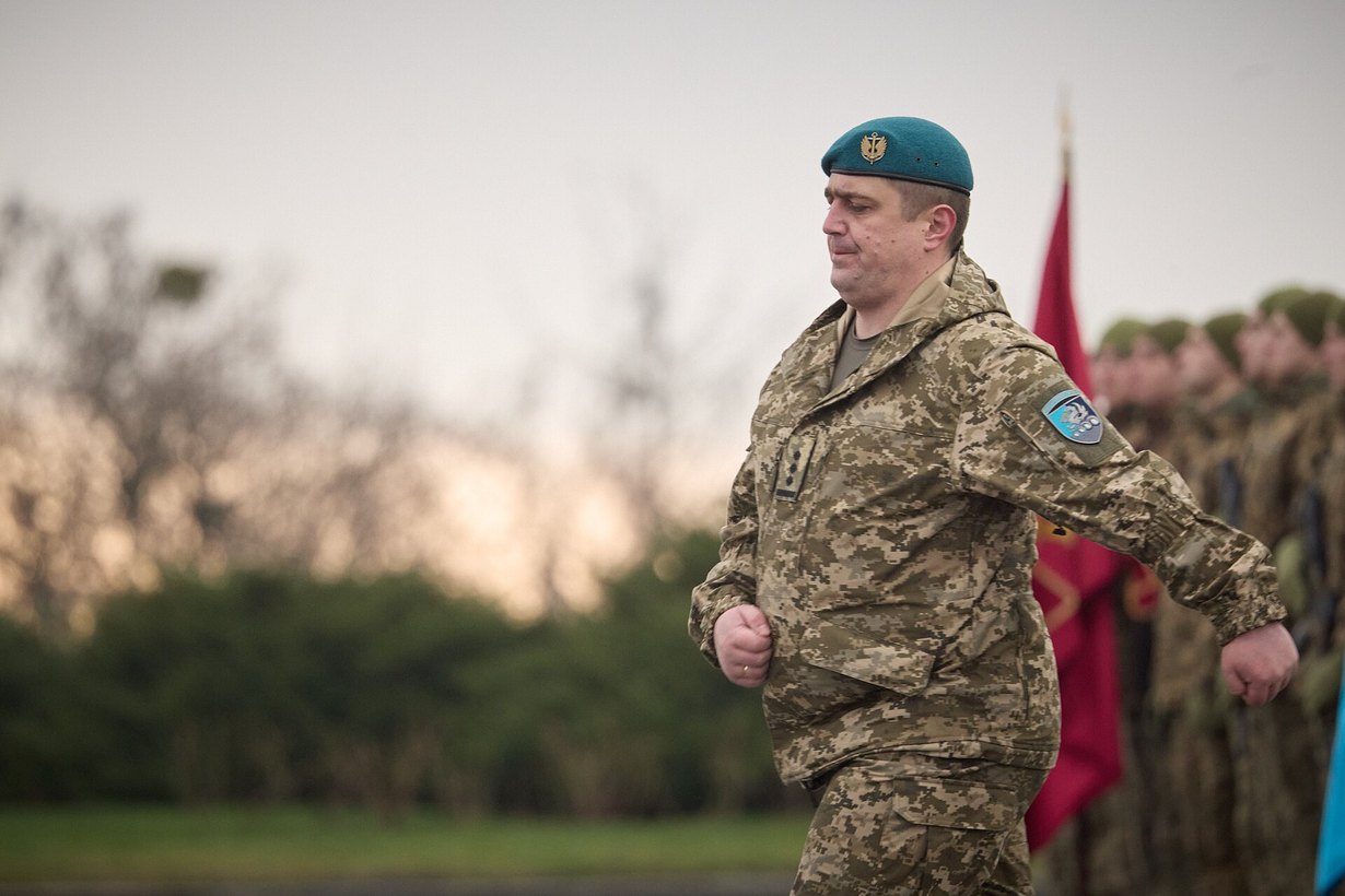 Украинский военный на церемонии ко Дню Вооруженных сил, архивное фото