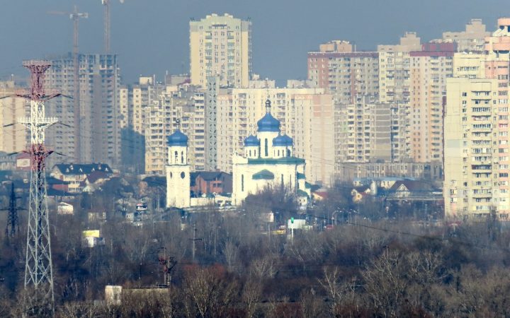 Многоэтажные жилые дома на Троещине в Киеве