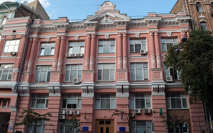 Здание Министерства юстиции Украины на улице Архитектора Городецкого в Киеве