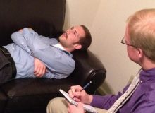Консультация психолога: пациент на приеме у специалиста