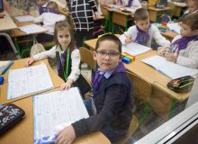 Школьники на уроке в классе