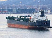 Нефтяной танкер в гавани Нью-Йорка, иллюстративное архивное фото