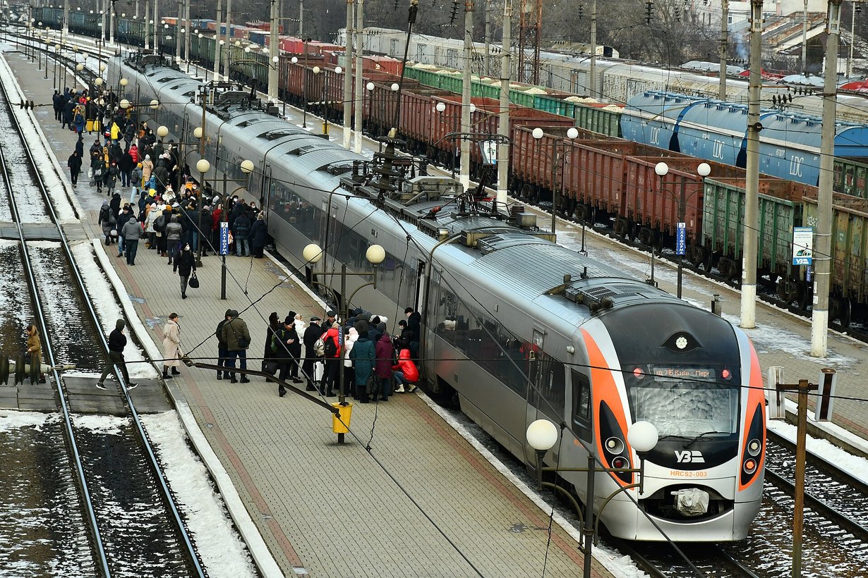 Поезд Интерсити+ Укрзализныци на вокзале Тернополя