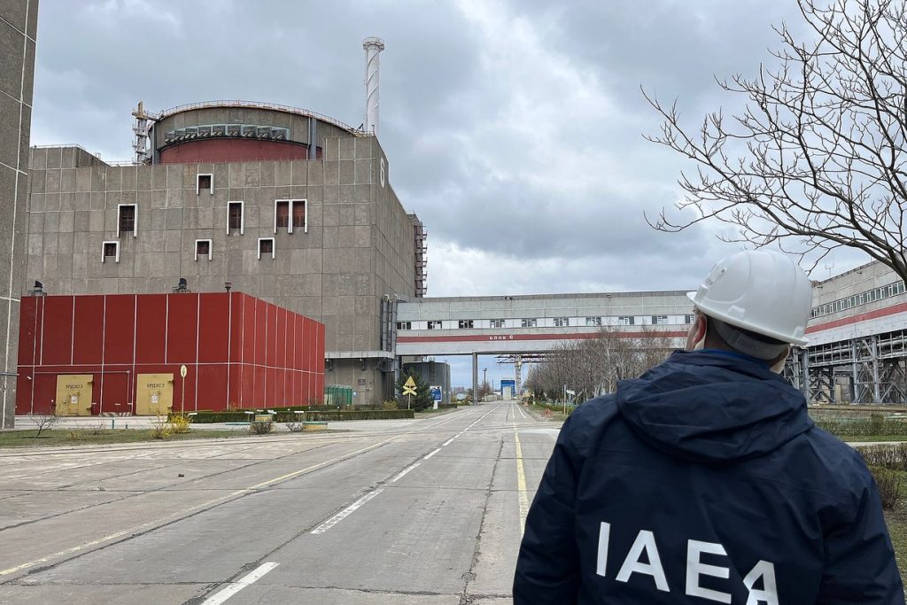 Эксперт МАГАТЭ у энергоблока Запорожской АЭС